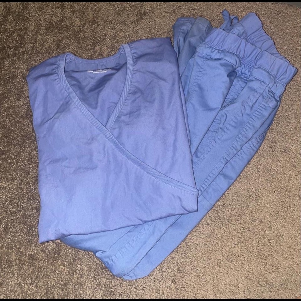 Womens scrubs